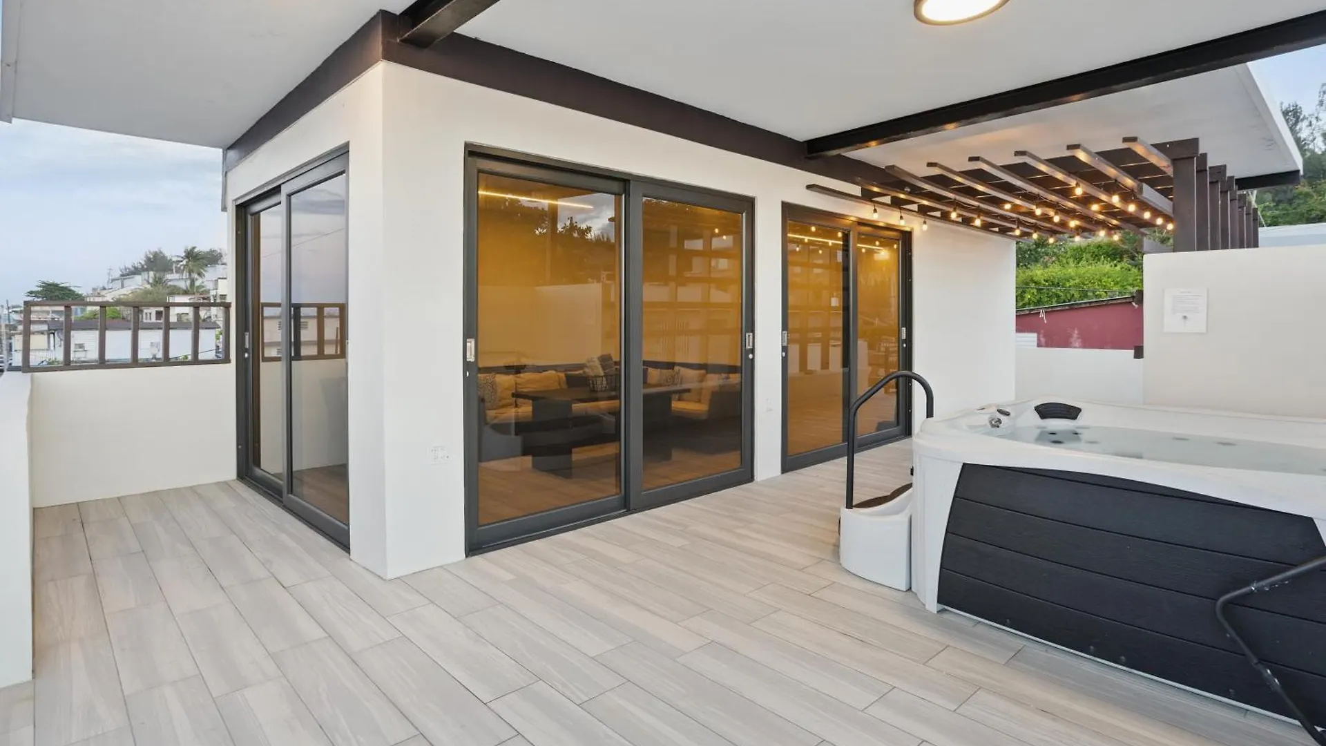 Zaturn Beach House Arecibo Apartment